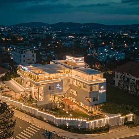 California Hotel Dalat Luaran gambar