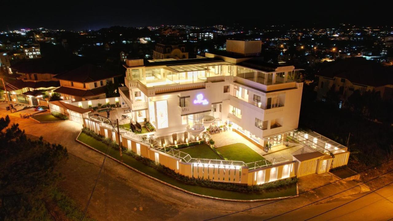 California Hotel Dalat Luaran gambar