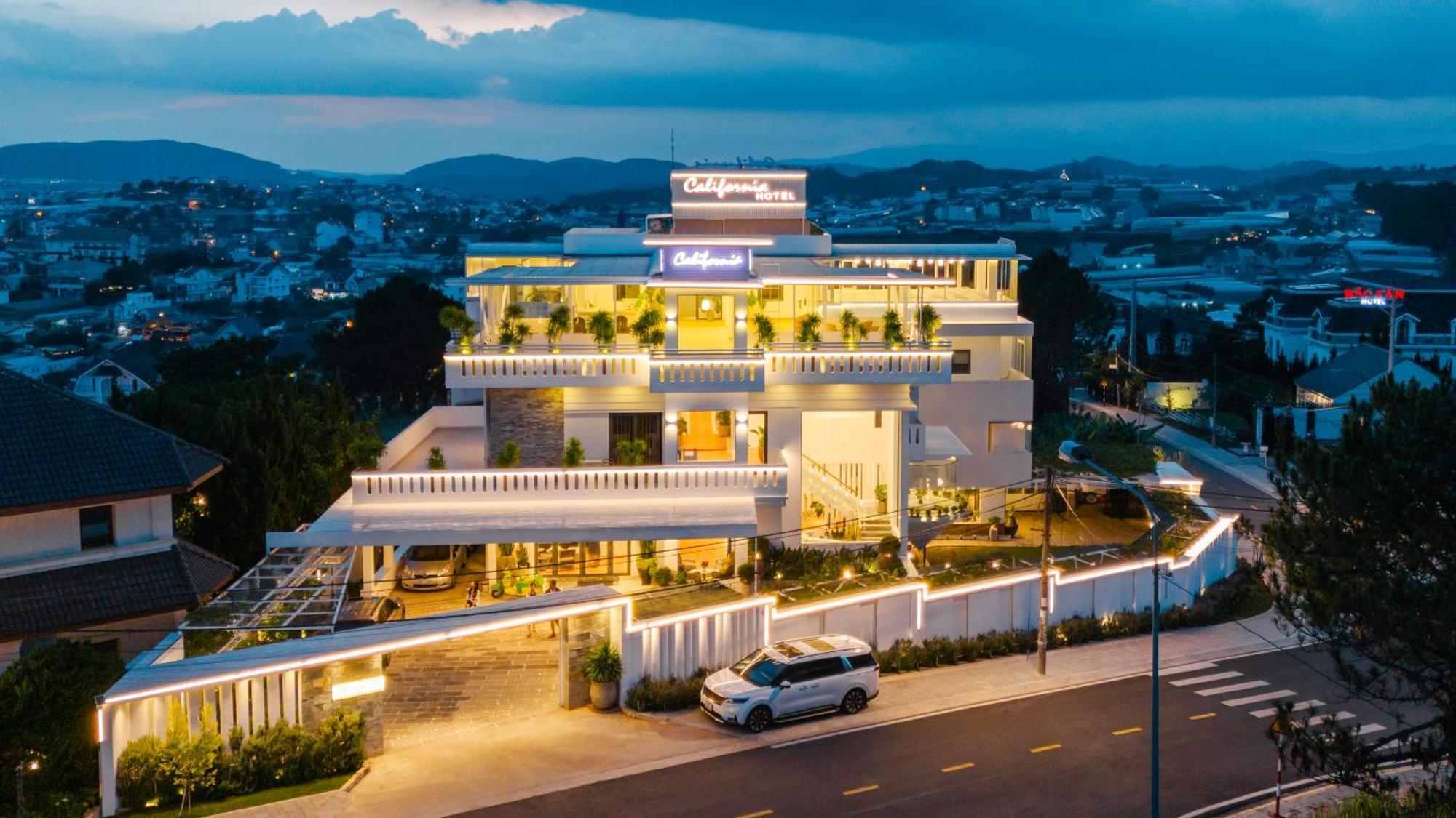California Hotel Dalat Luaran gambar