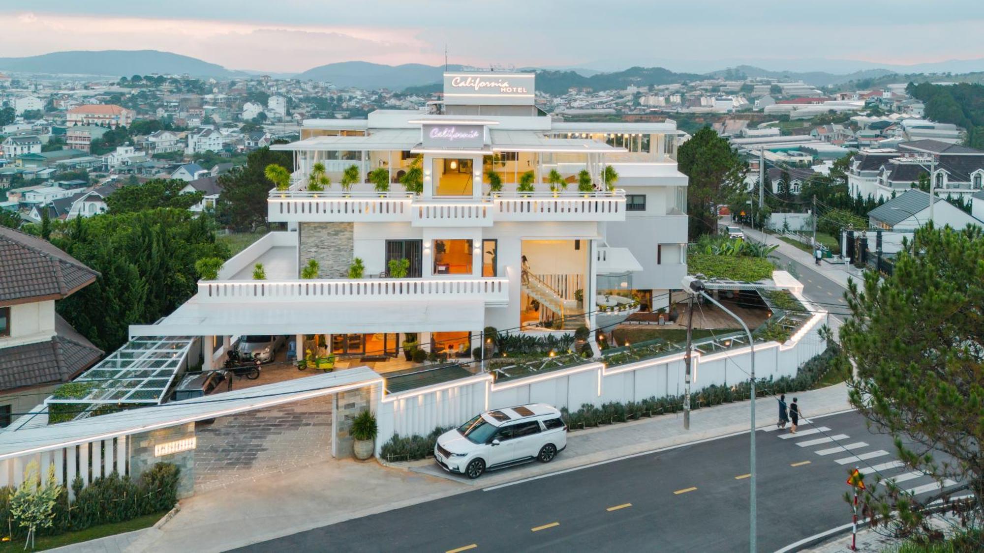 California Hotel Dalat Luaran gambar