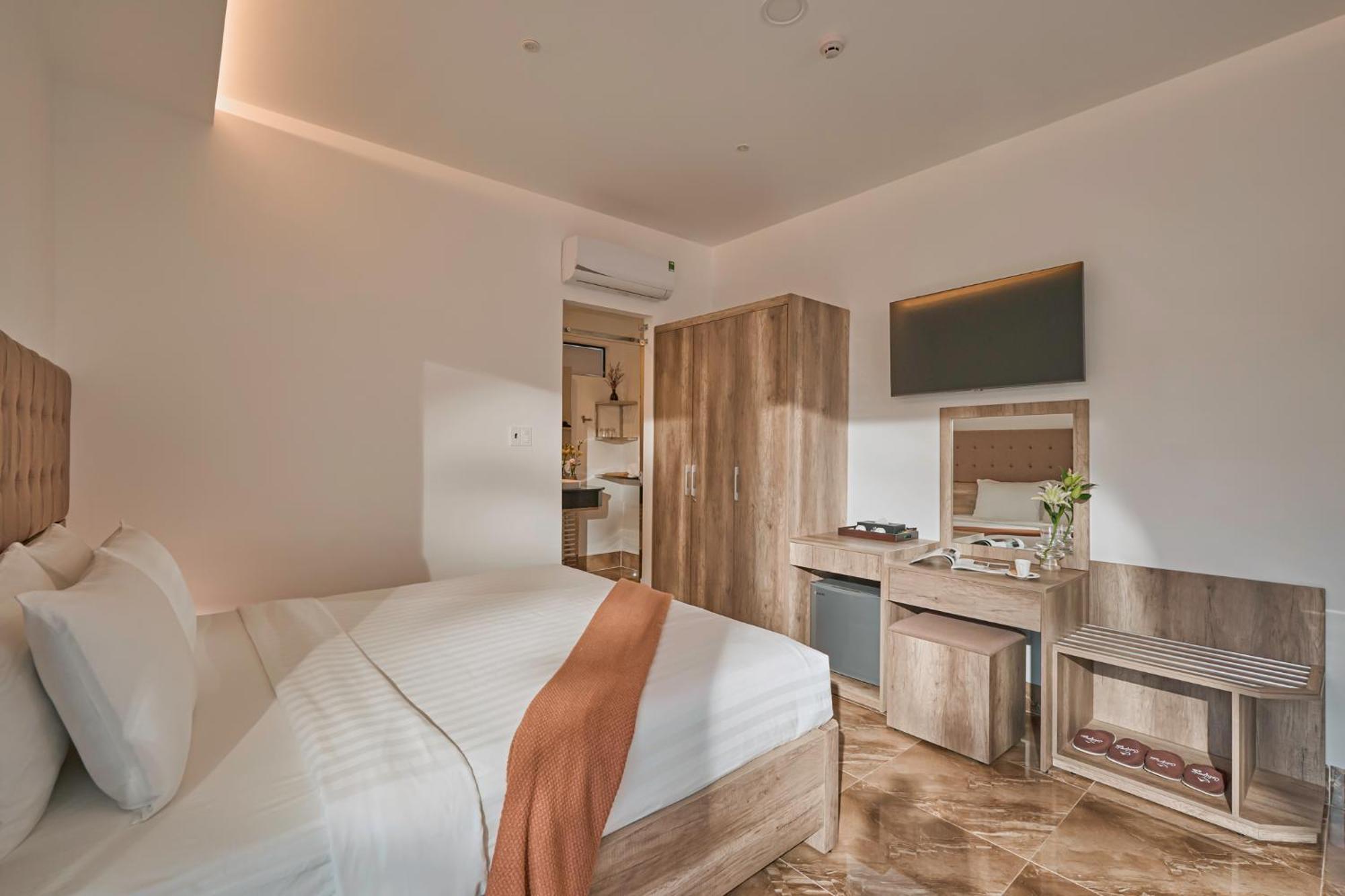 California Hotel Dalat Luaran gambar