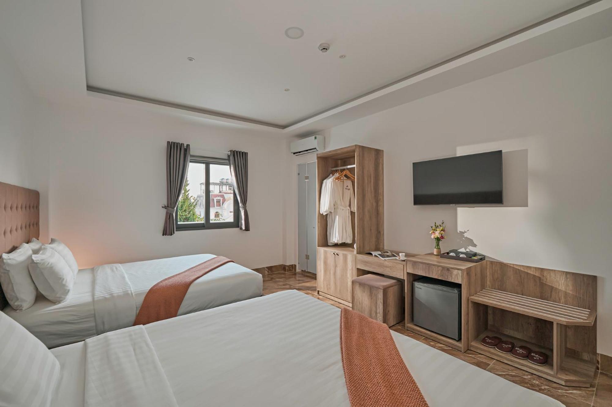 California Hotel Dalat Luaran gambar