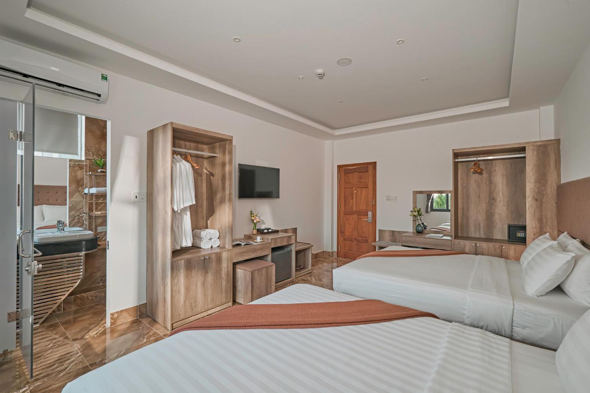 California Hotel Dalat Luaran gambar