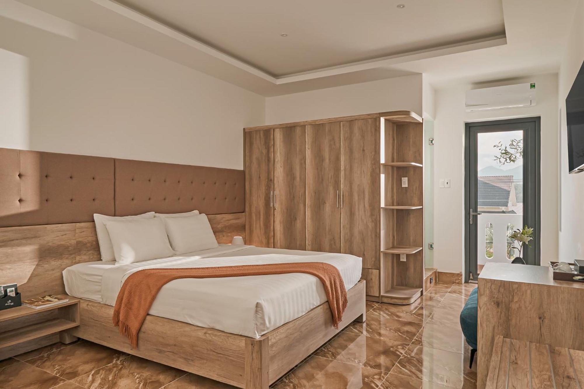 California Hotel Dalat Luaran gambar