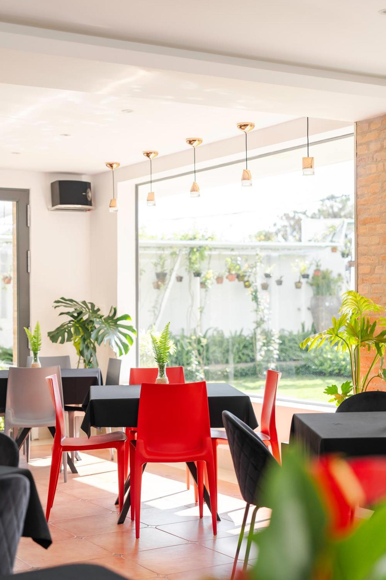 California Hotel Dalat Luaran gambar