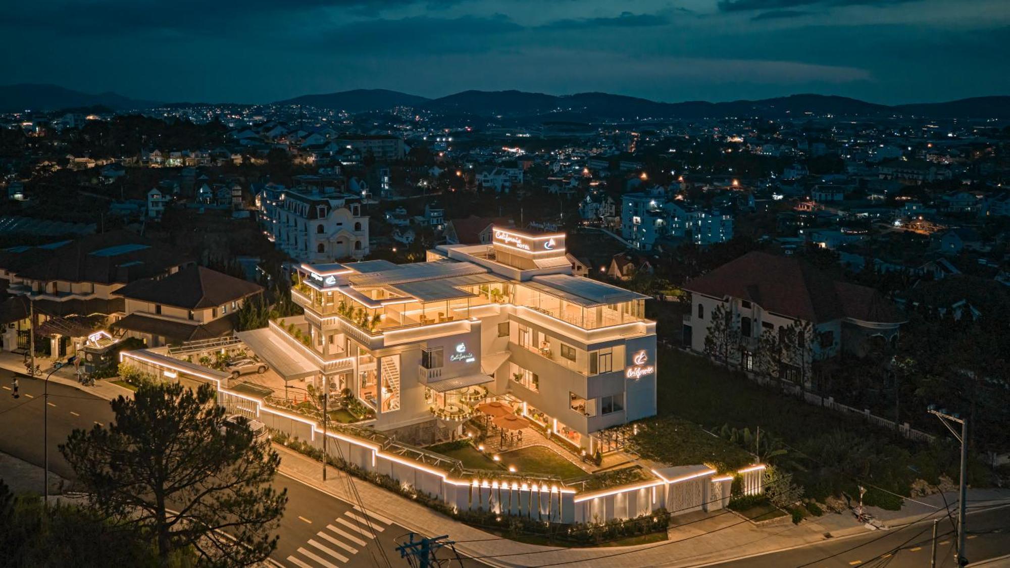 California Hotel Dalat Luaran gambar